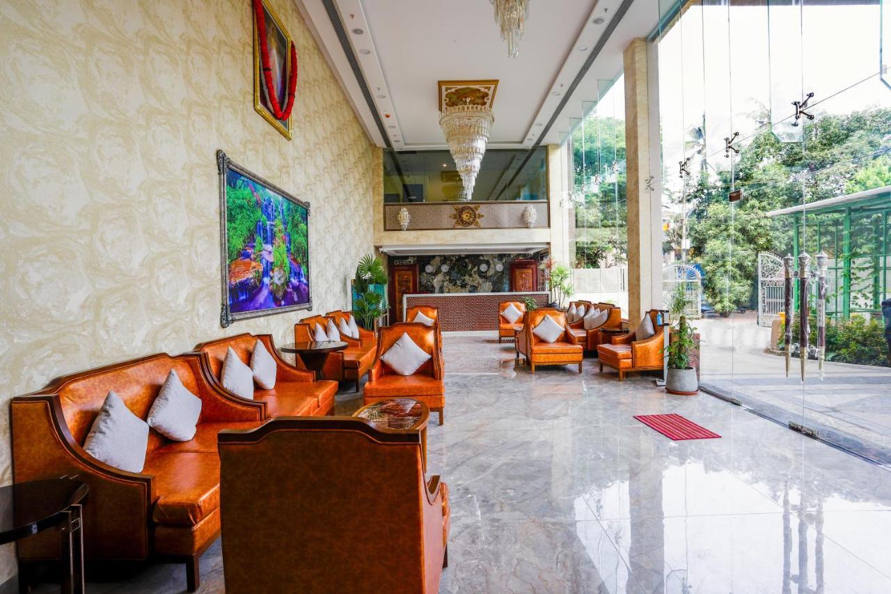 The Avenue Grand Hotel กาลังกูติ ภายนอก รูปภาพ